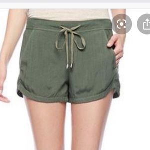 Splendid Green drawstring shorts NWT